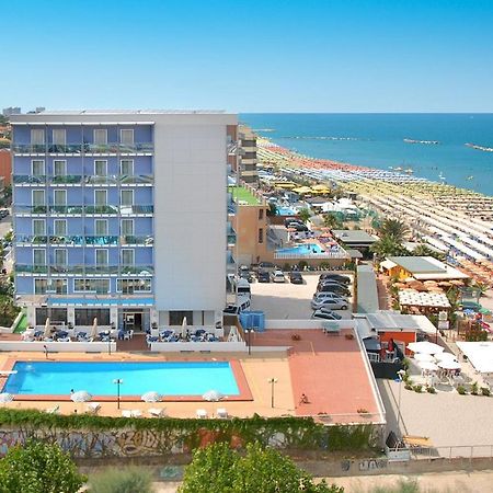 Hotel Majestic Pesaro Luaran gambar