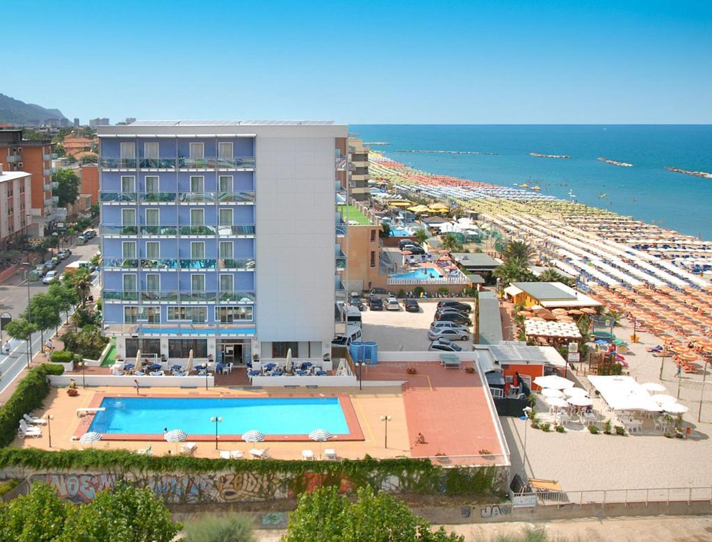 Hotel Majestic Pesaro Luaran gambar