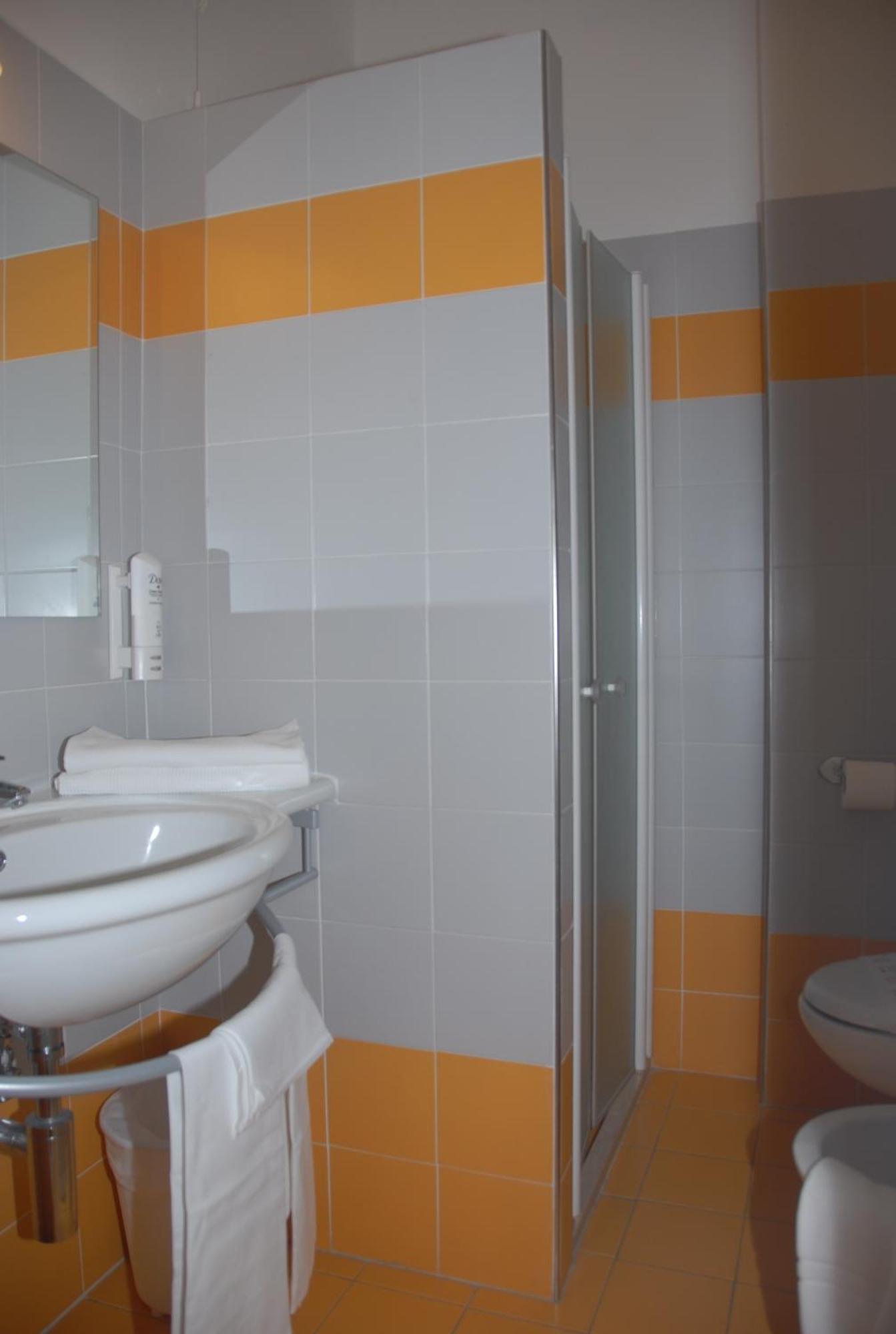 Hotel Majestic Pesaro Luaran gambar
