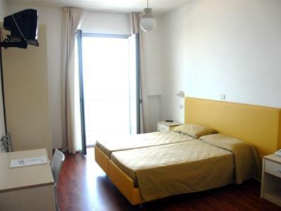 Hotel Majestic Pesaro Luaran gambar